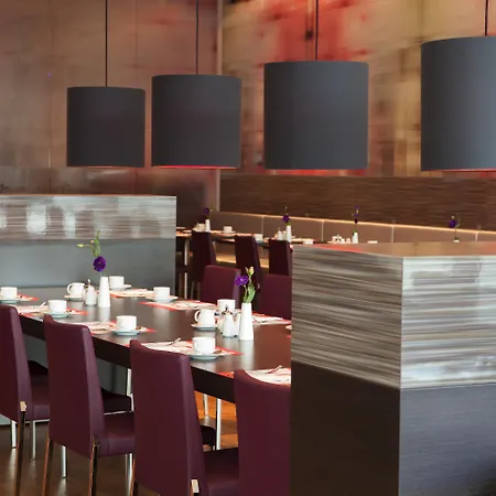 Intercityhotel Hauptbahnhof Szálloda 4*