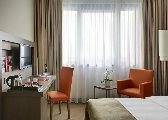 Intercityhotel Hauptbahnhof Hotel 4*