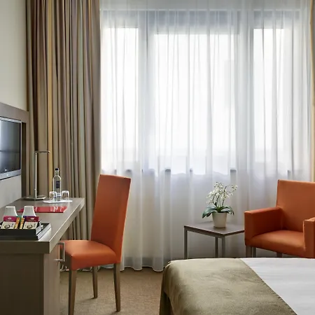 Intercityhotel Hauptbahnhof Hotel 4*