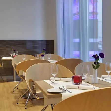 Intercityhotel Hauptbahnhof 4*