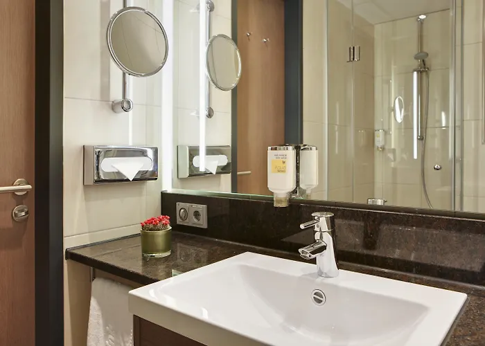 Intercityhotel Hauptbahnhof 4*