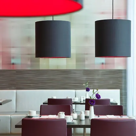 Intercityhotel Hauptbahnhof 4*