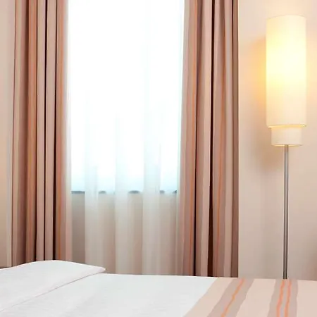 Intercityhotel Hauptbahnhof 4* Berlin