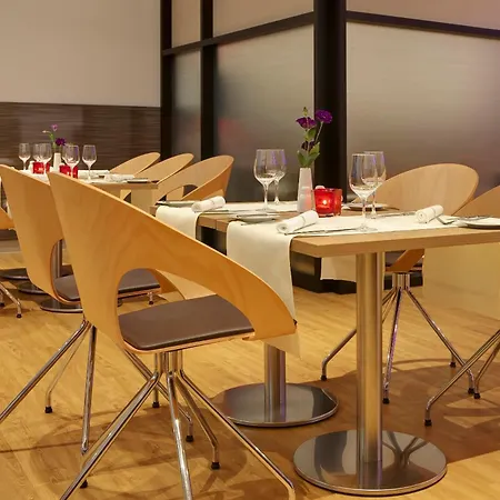 Intercityhotel Hauptbahnhof 4* ברלין