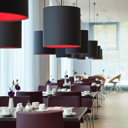 Intercityhotel Hauptbahnhof מלון 4*