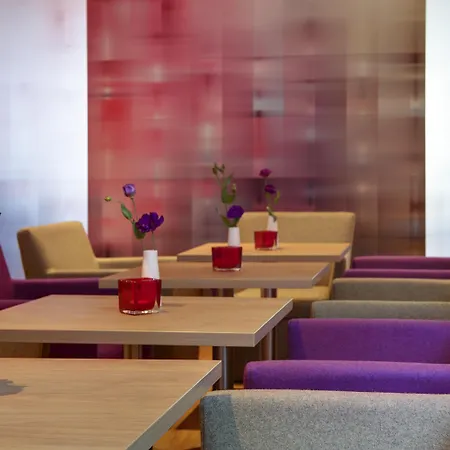 Intercityhotel Hauptbahnhof מלון