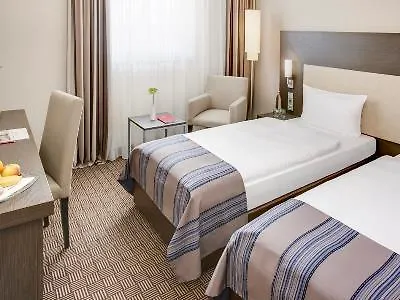 Intercityhotel Hauptbahnhof 4* ברלין
