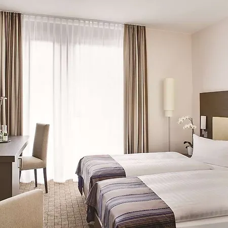 Intercityhotel Hauptbahnhof 4* Berlino