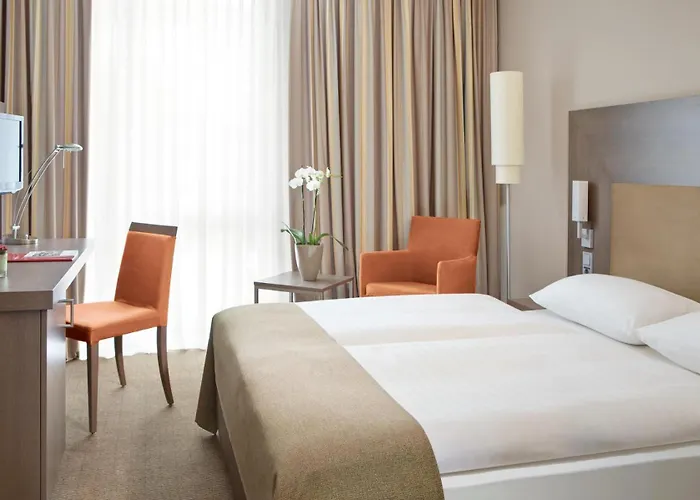 Hotel Intercityhotel Hauptbahnhof 4*